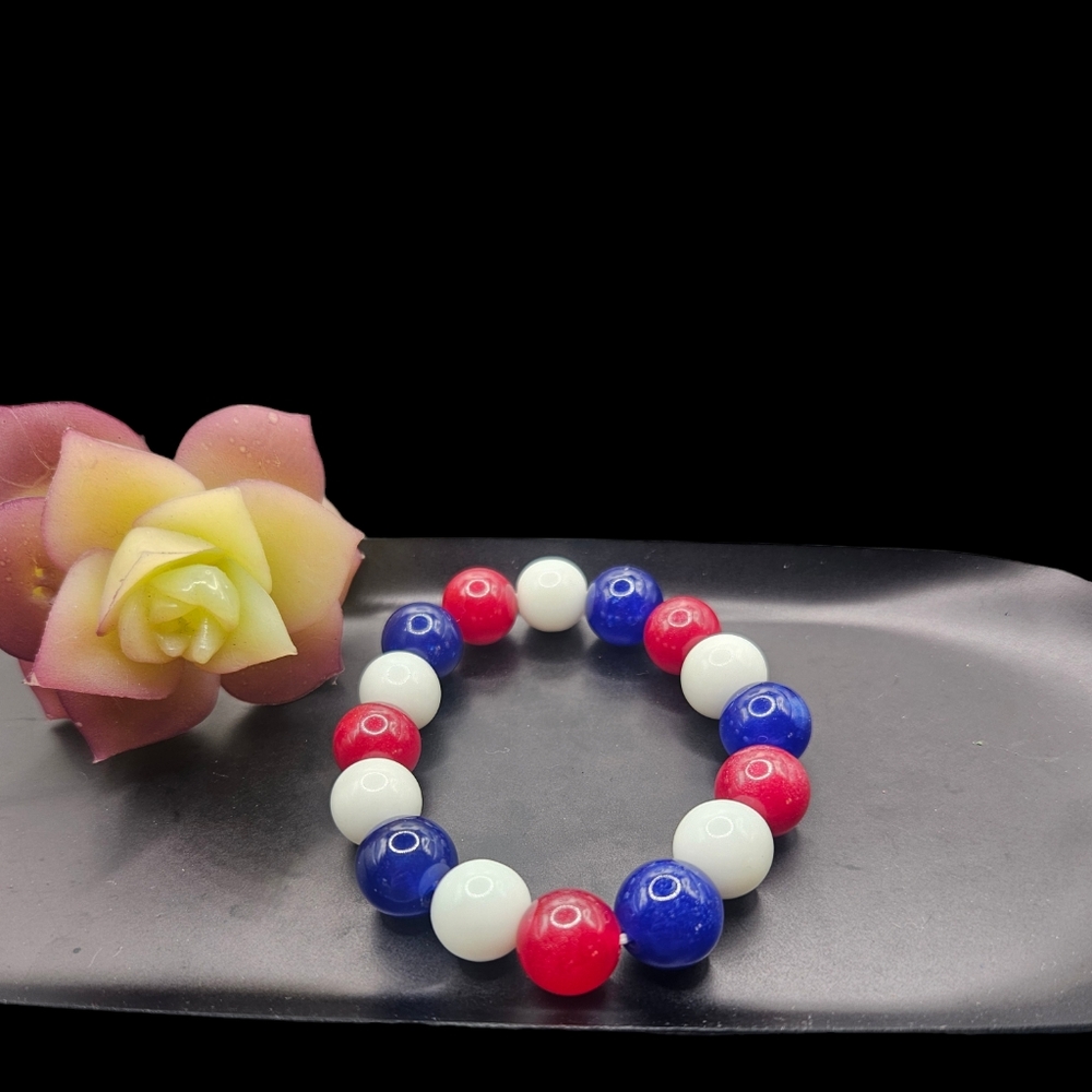 Red, White, and Blue Agate Bracelet